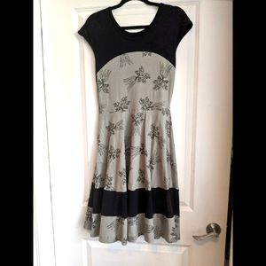 Black and green comfy carrot midi dress - with pockets!